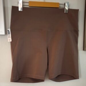NWT TNA action High-Waist Women’s Stretch Bike Shorts - Deep taupe
